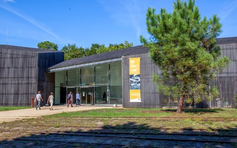 Exposicionès en el pavillon de Marquèze dans les Landes de Gascogne